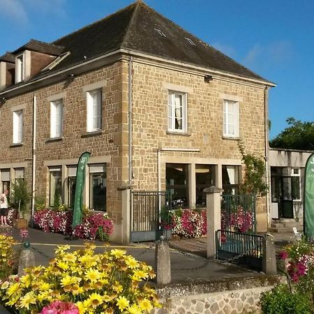 Le Lion Verd Putanges-le-Lac Exterior photo
