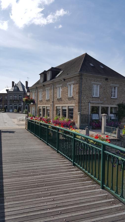 Le Lion Verd Putanges-le-Lac Exterior photo